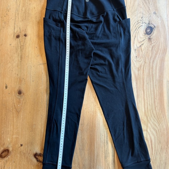 Athleta Leggings Athleisurewear Supersoft Comfy 3/4 Pockets Intricate unique - Picture 5 of 7
